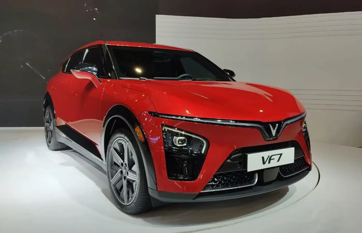 VinFast VF7